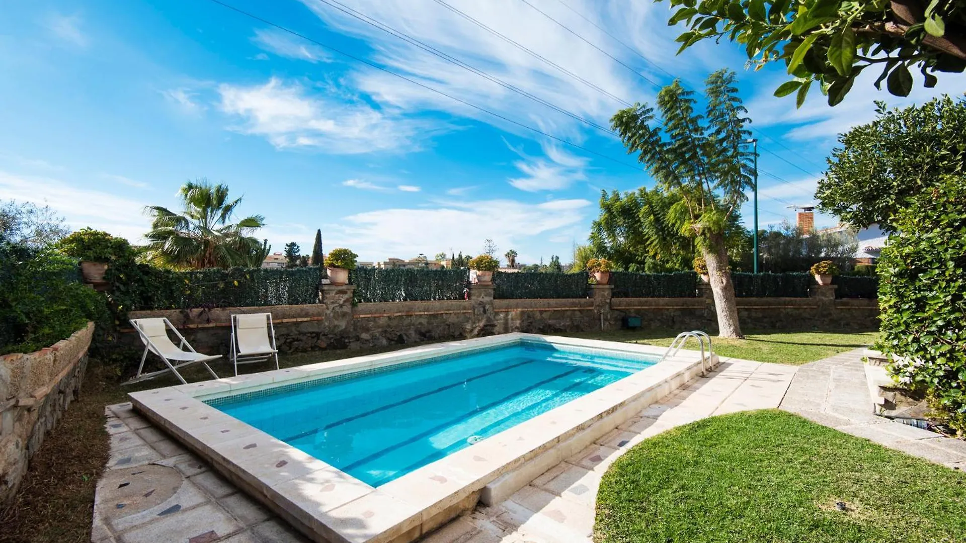 Queen Of The Ocean Villa: Stately Style House With Pool 말라가 펜션