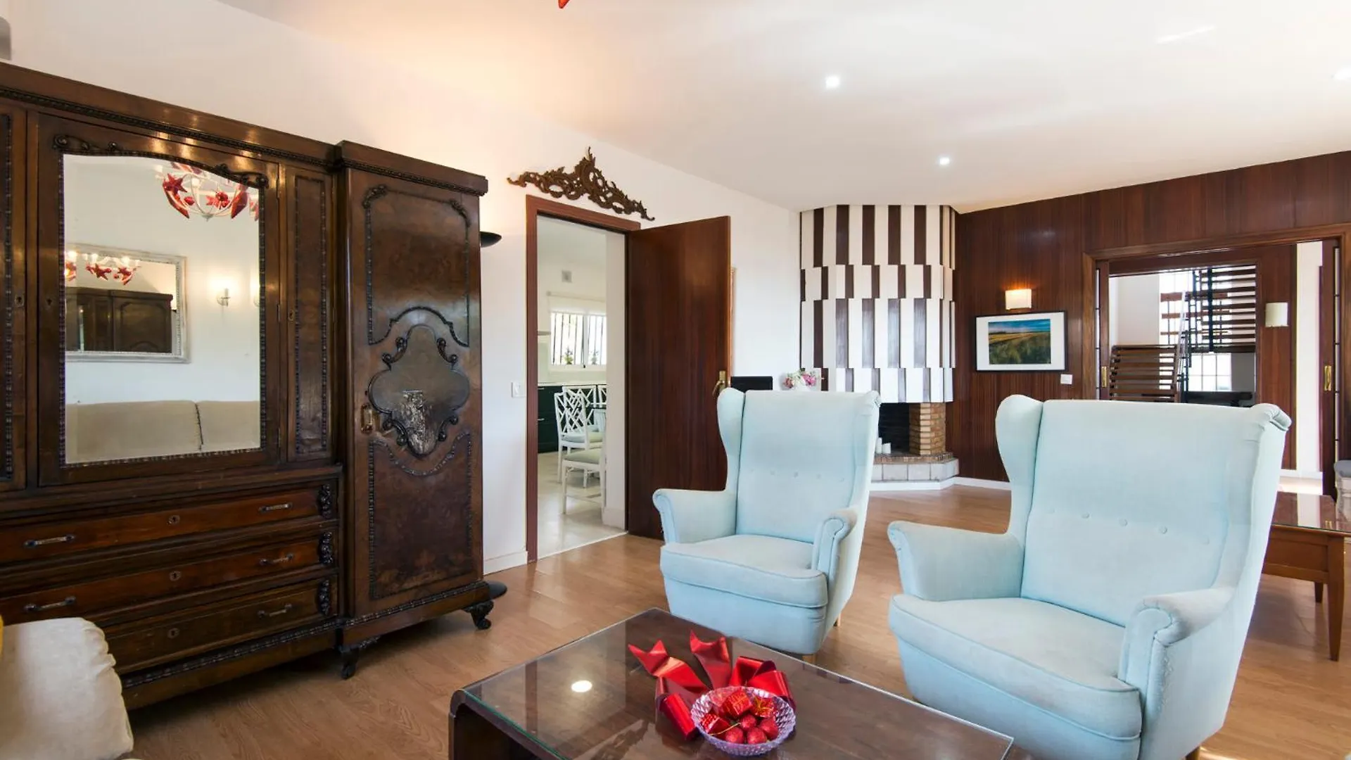 Queen Of The Ocean Villa: Stately Style House With Pool 말라가 펜션