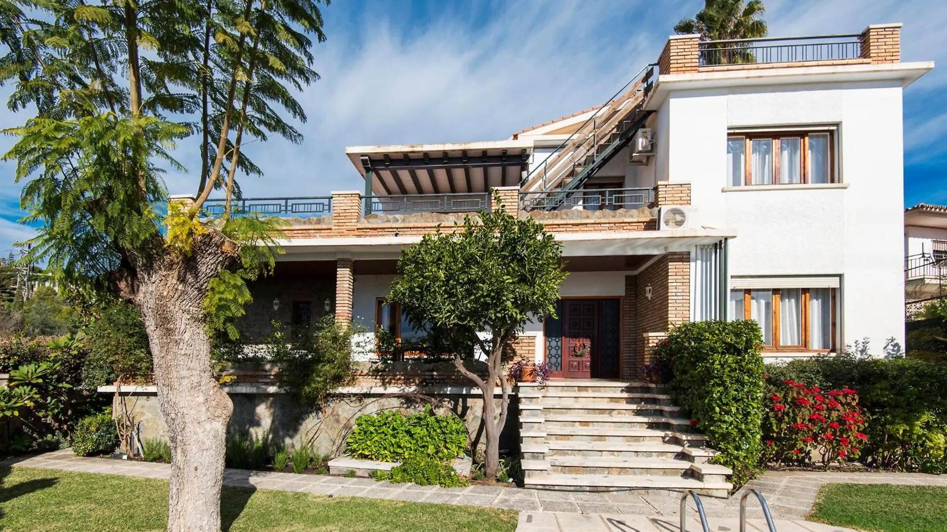 Queen Of The Ocean Villa: Stately Style House With Pool 말라가 스페인