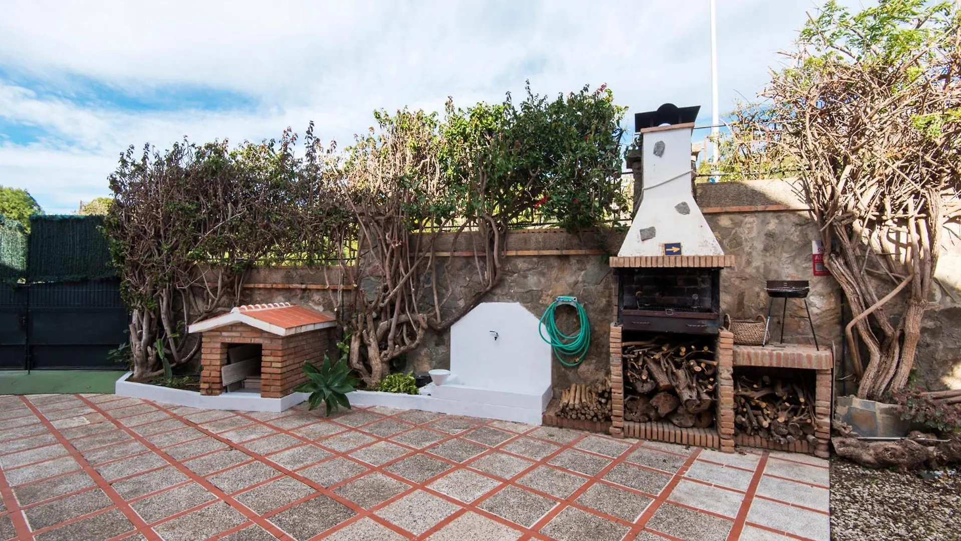 Queen Of The Ocean Villa: Stately Style House With Pool 말라가 0*,  스페인