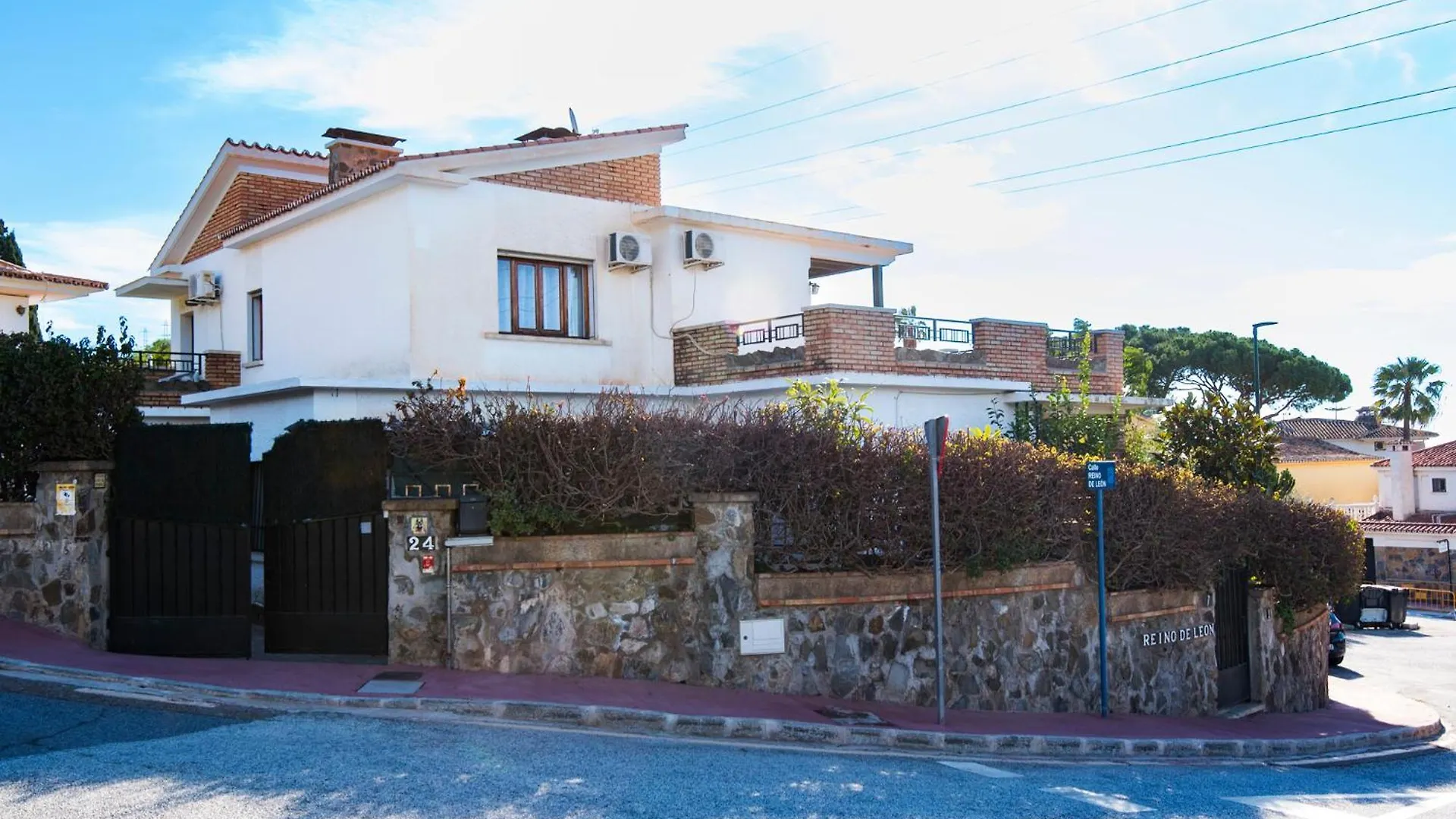Queen Of The Ocean Villa: Stately Style House With Pool 말라가 스페인